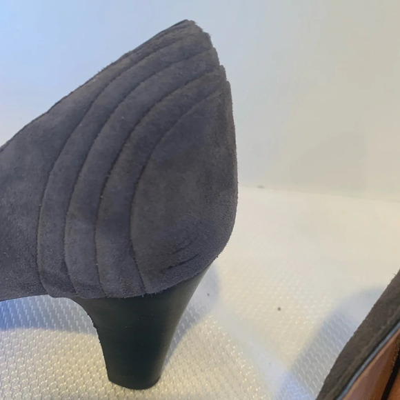 Clarks Artisan Society Ball Suede Pumps Taupe Women’s Size 8W (wide) - Picture 5 of 16